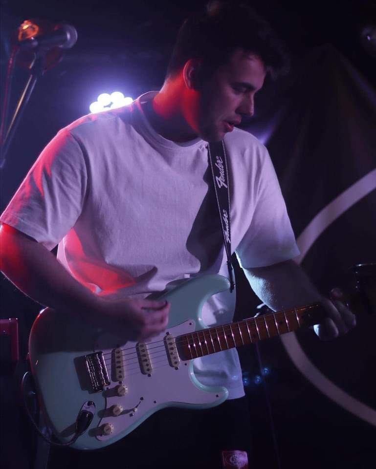 Sunday 12th January finishing off the weekend with our live trad this afternoon 3 till 5 then the wonderful jamie Rafferty tonight from 9.30 🎻🎤🎸🎶