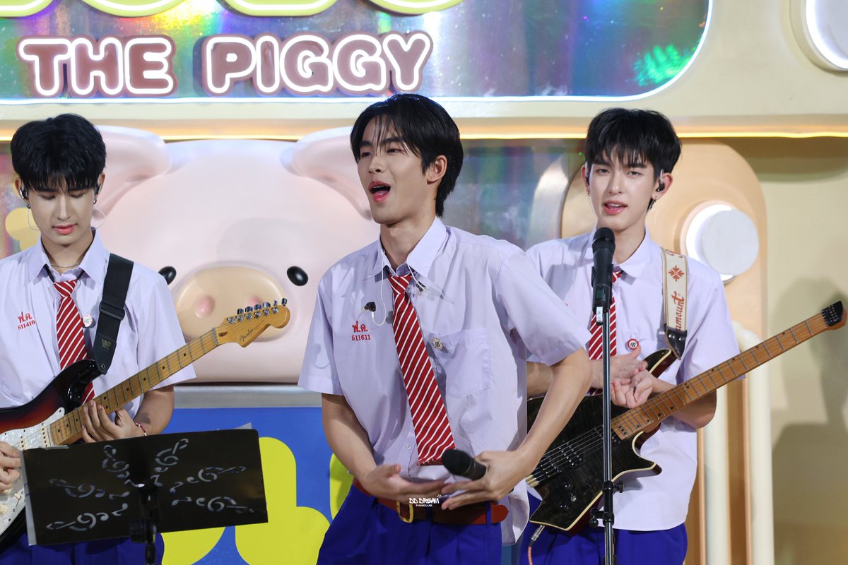 dddreamfanclub's tweet photo. ขอบคุณทาง @siam_center ที่เชิญ @ddadreame และ Friday Band ไปร่วมแสดงมินิคอนเสิร์ตเปิดพื้นที่โชว์ของสำหรับ ศิลปินรุ่นใหม่ New Gen ต้อนรับวันเด็ก

FRIDAYBAND X SIAMCENTER

#ddadreame 
#fridayband #siamcenter 
#SiamCenterxLovesick2024
#FriendofSiamCenter https://t.co/6GDmH0NWLb
