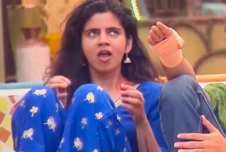 ungalsanam's tweet image. The extreme level of #preference and #patchWork that&apos;s being done for #Soundarya by Channel and Host brings up serious questions!!👎👎👎

#VJS may blindly justify #Soundarya &apos;s behavior and #PRatrocities to #clear her way... ! 
But we are not blind nor stupid! 
Our #memory is…