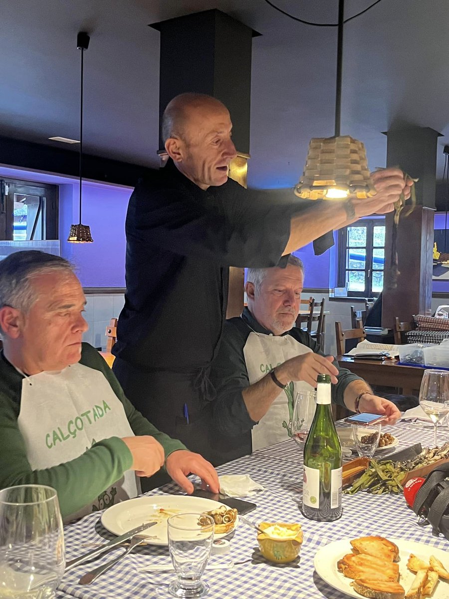 LaRutaSlow's tweet photo. 🐌En la parte final del programa de hoy en @radioeuskadi, nos iremos gracias a Josema Azpeitia  a un templo gastronómico como es el Restaurante "All i Oli" en el donostiarra barrio de Martutene para conocer su menú con @calcotdevalls

📟Domingo, 13:00 horas @radioeuskadi https://t.co/WLBUrD4Lvx