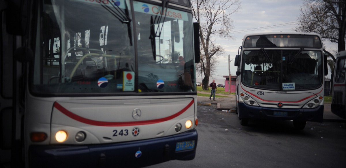 🇺🇾127.912 en un año!!
2024 marcó un récord de pasajeros de los 🚌servicios metropolitanos que accedieron al descuento del 10% en el boleto. Fueron 20.860 más que en 2023, bajo el requisito de haber realizado un mínimo de 30 viajes mensuales usando la tarjeta STM.
✍️<a href="/JoseloHernand/">Joselo Hernández</a>