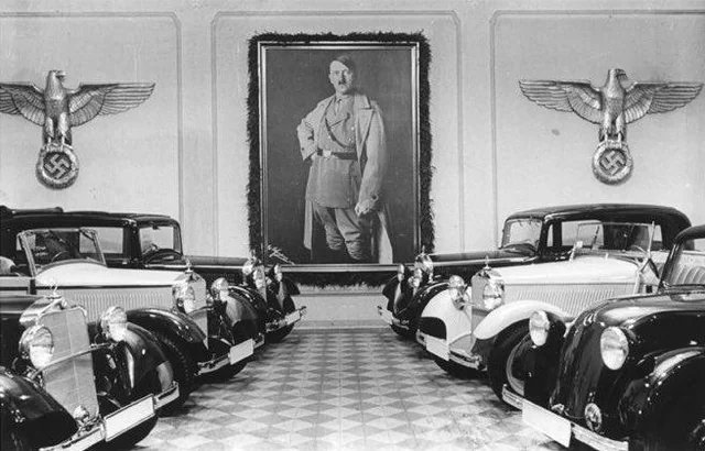 Mercedes-Benz showroom in Munich, 1935