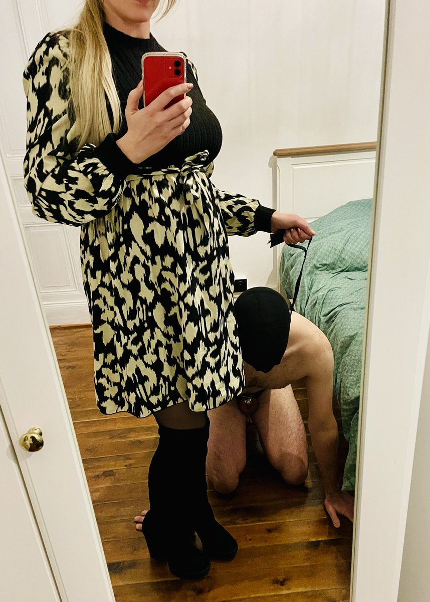 amespieds's tweet photo. Coucou les Twittos ! 
Sa petite bite ridicule m’aura quand-même servie à quelque chose 🤰🏼 https://t.co/z89Z3KjGMu