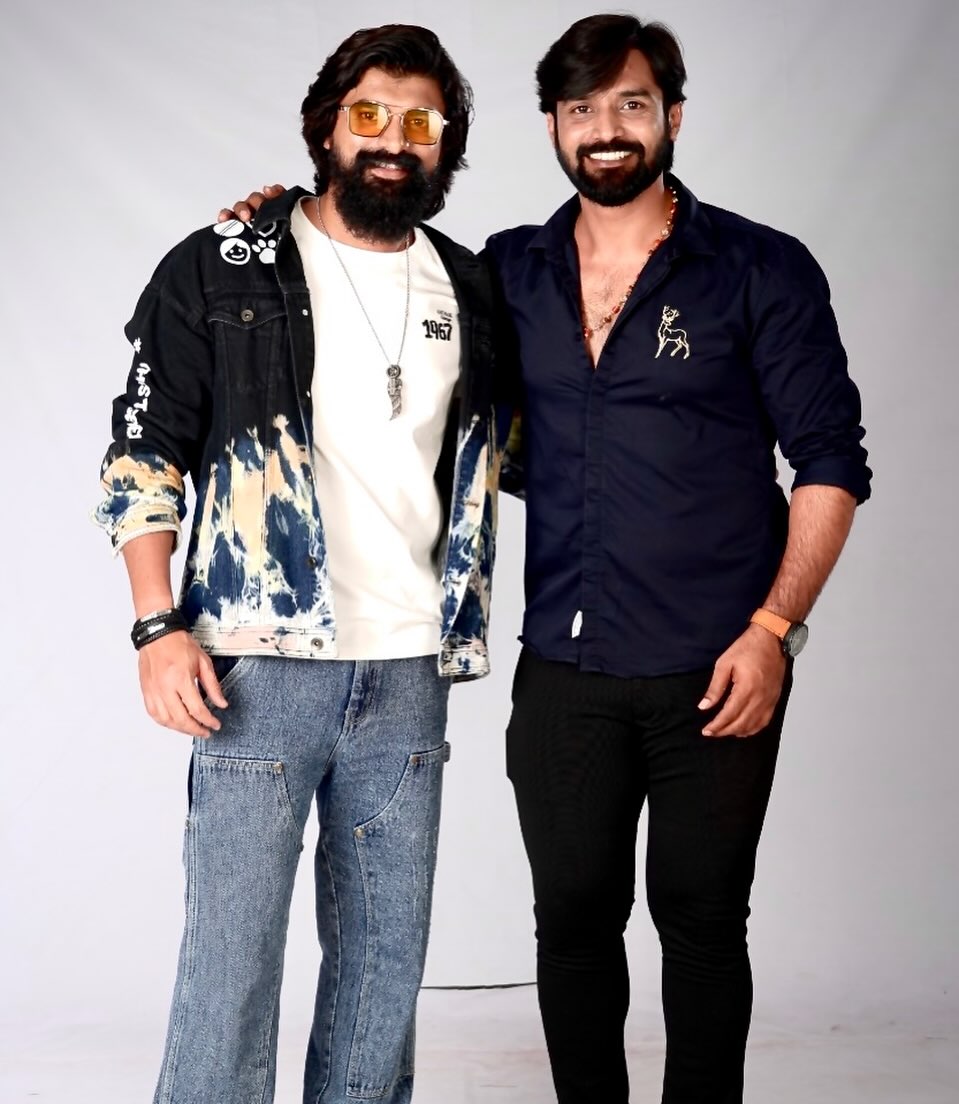 whateverryaarr's tweet photo. ನಿಮಗೆ ಸಿಕ್ಕ ಉತ್ತಮವನ್ನು ಪ್ರೀತಿಯ ಗೆಳೆಯ ಕರಣ್ ಗೆ ಈ ಉತ್ತಮ ಕೊಡುತ್ತೇನೆ  ಎಂದು ಹೇಳಿದಾಗ ನಿಮ್ಮ ಮೇಲಿನ ಅಭಿಮಾನ ಗೌರವ ಪ್ರೀತಿ ಜಾಸ್ತಿ ಆಯಿತು

EMERGING WINNER TRIVIKRAM https://t.co/cQkhub185a