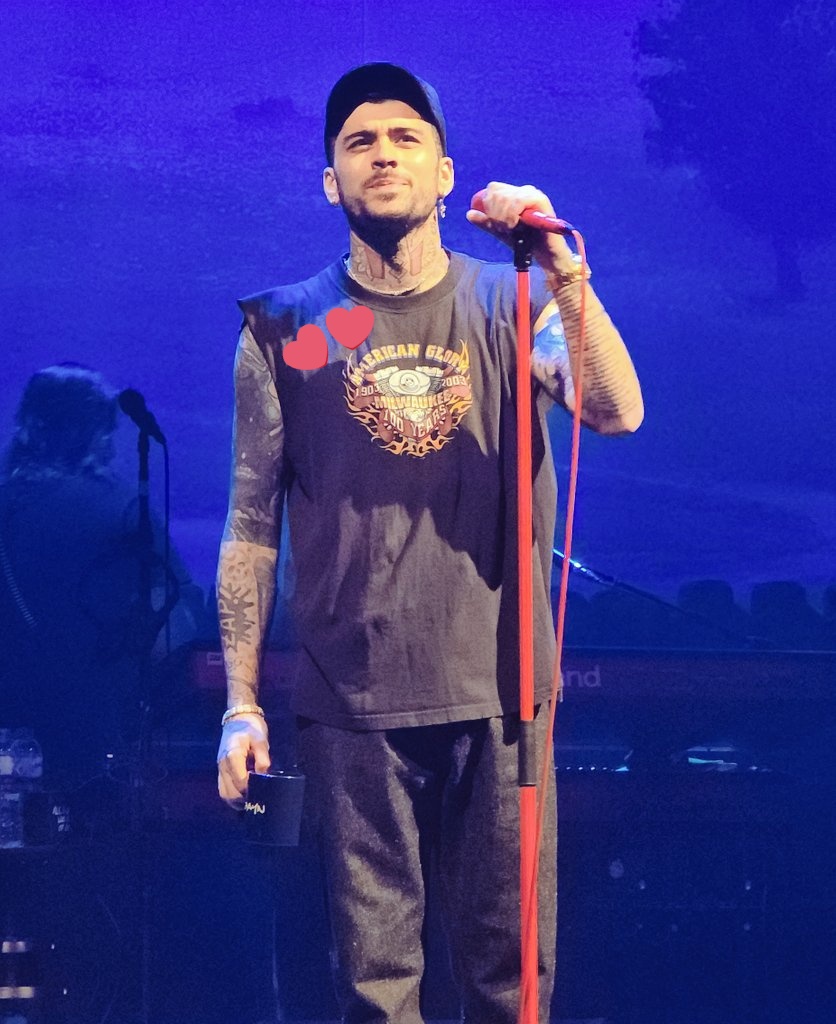 justgirlzhie's tweet photo. Happy birZday to the most talented artist, the best dad and zaddy, the awesome beautiful soul. Have a really good day, today and always. Thanks for bringing us your voice, your music, your kindness. Thanks for letting us know how to live being true to ourselves. Luv ya forever ❤️ https://t.co/asb1Dk9BML
