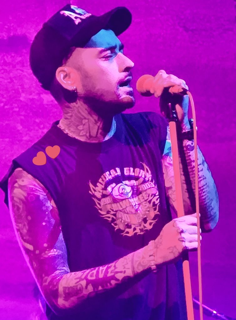 justgirlzhie's tweet photo. Happy birZday to the most talented artist, the best dad and zaddy, the awesome beautiful soul. Have a really good day, today and always. Thanks for bringing us your voice, your music, your kindness. Thanks for letting us know how to live being true to ourselves. Luv ya forever ❤️ https://t.co/asb1Dk9BML