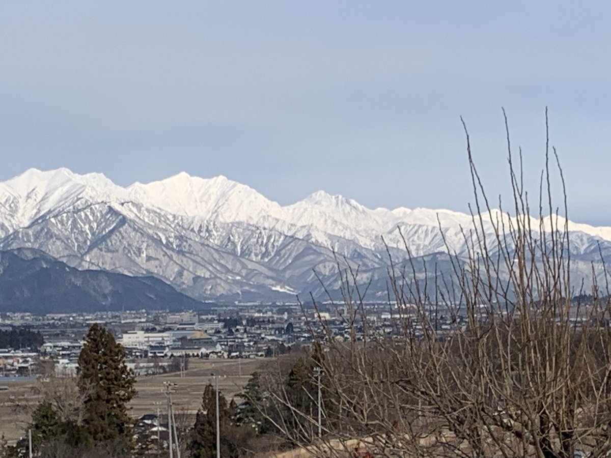 FHMvFD5ICYEB89R's tweet photo. 今日の北アルプス
白馬岳方面も、真っ白！ https://t.co/Mfd0NQkCFv