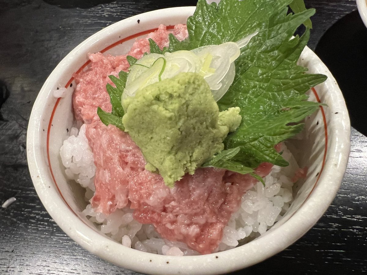 お疲れ様です。
入院前日
留守の間の家族の食材買い出し
掃除、洗濯、電気屋さんに行って
お餅も食べさせなくちゃ
どうして主婦って、
自分のことだけじゃないんだろう⁉️

入院準備の荷造りやっと終わった💦

#胆石症　#入院前日  #治ったらたべたい