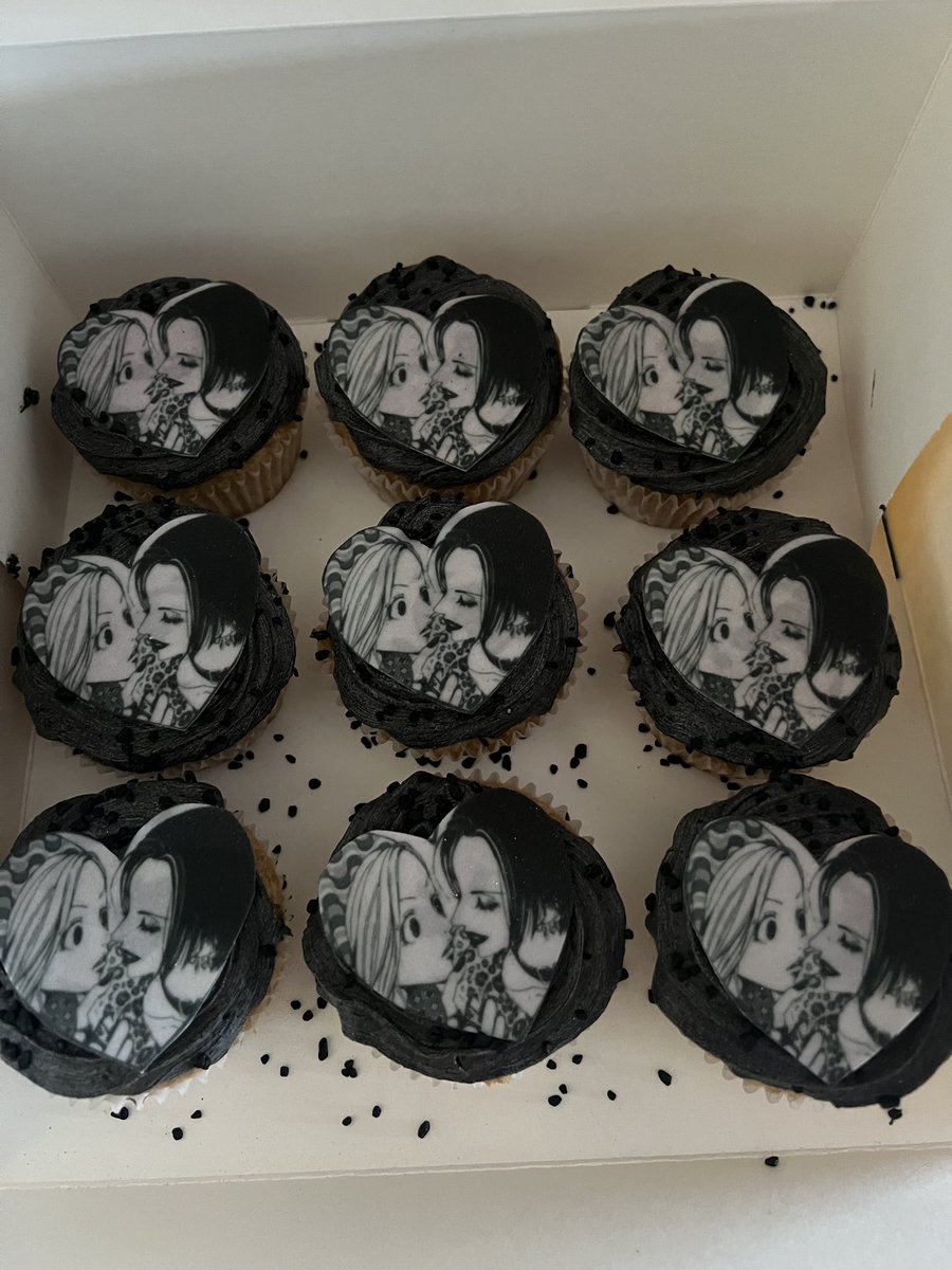 _uncvnny's tweet image. Nana cupcakes and bento cake from @ShonenSweets 🥰🖤