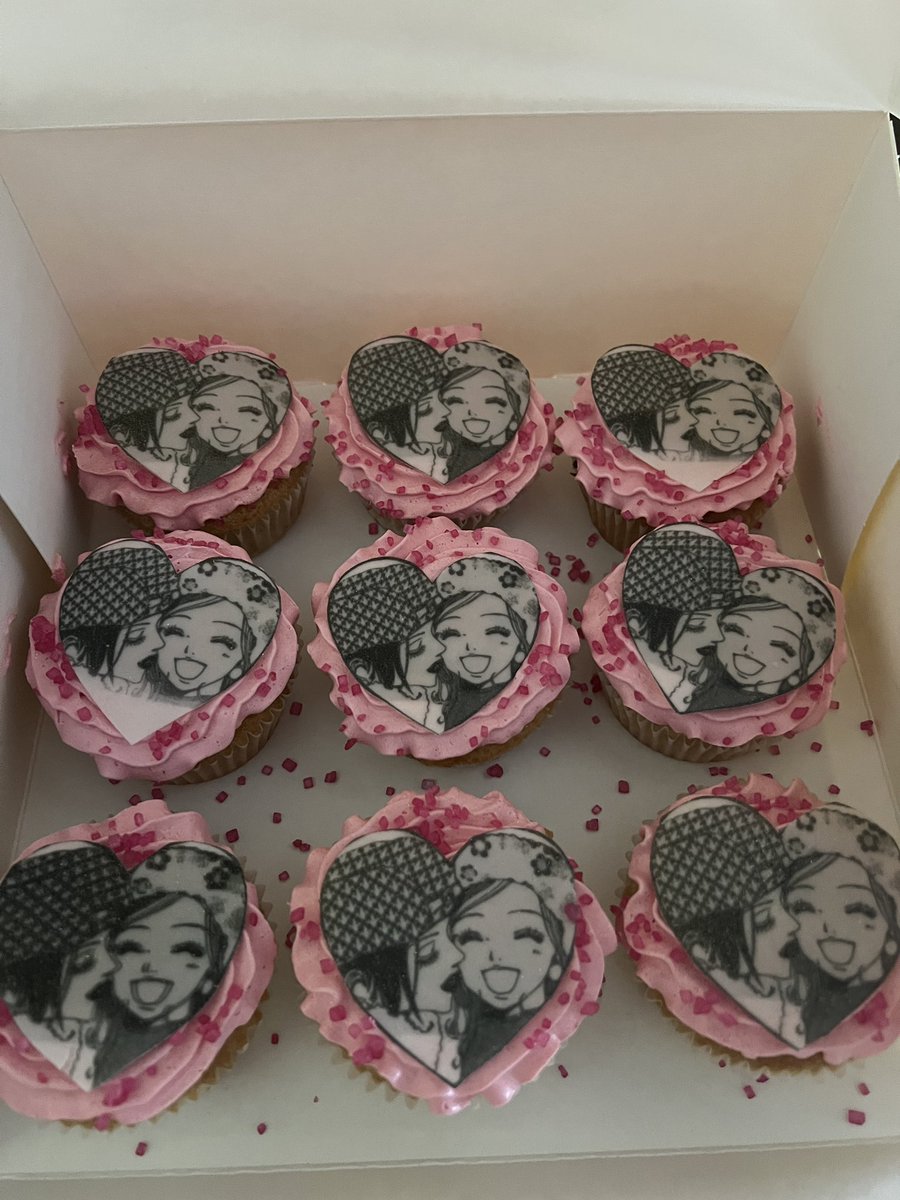 _uncvnny's tweet image. Nana cupcakes and bento cake from @ShonenSweets 🥰🖤