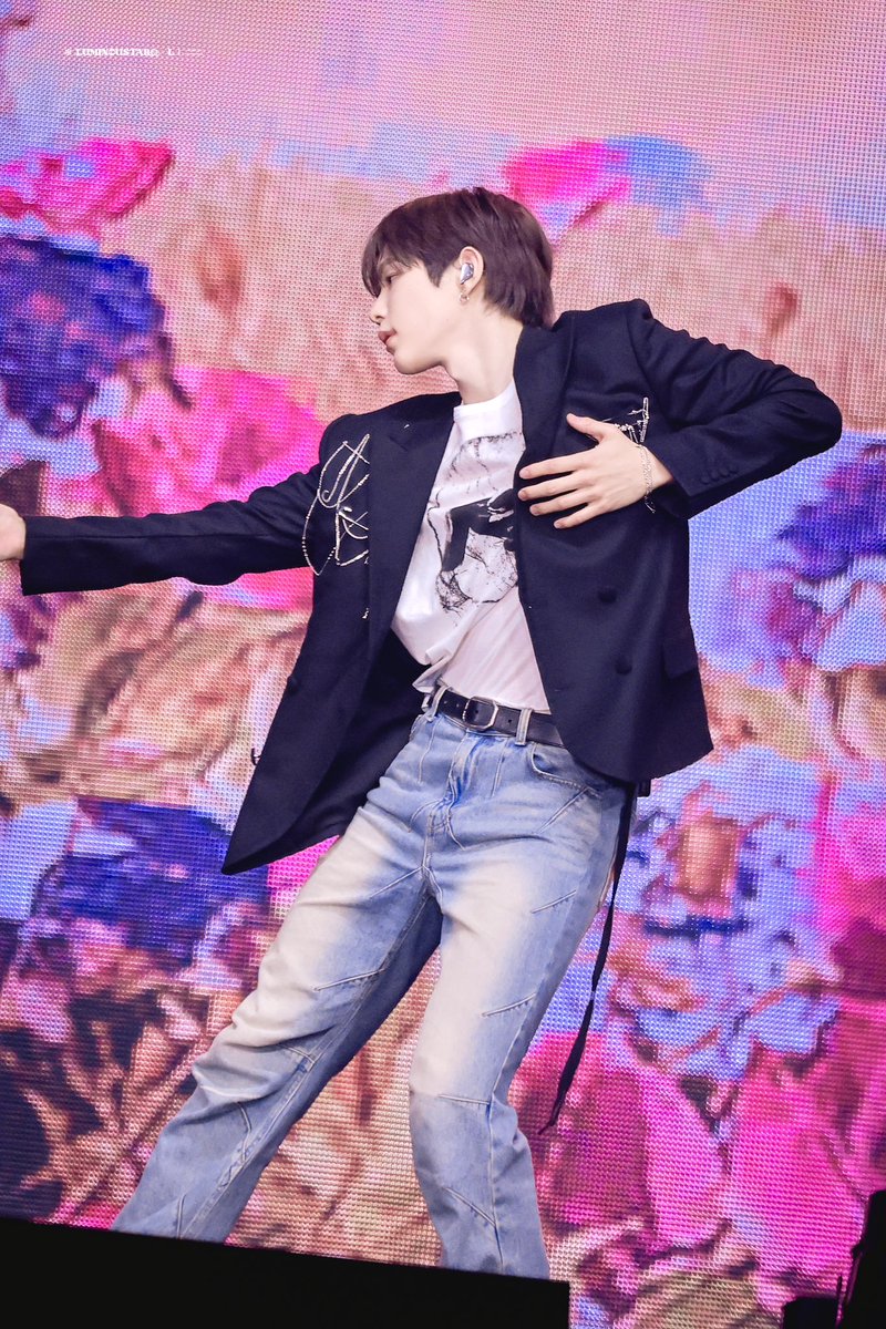 LuminousTaro's tweet photo. 250112 SMTOWN in Seoul  Day2

#SHOTARO #쇼타로 #ショウタロウ #将太郎 #RIIZE  #라이즈  #SMTOWNLIVE2025 https://t.co/kfx8o1IGl5