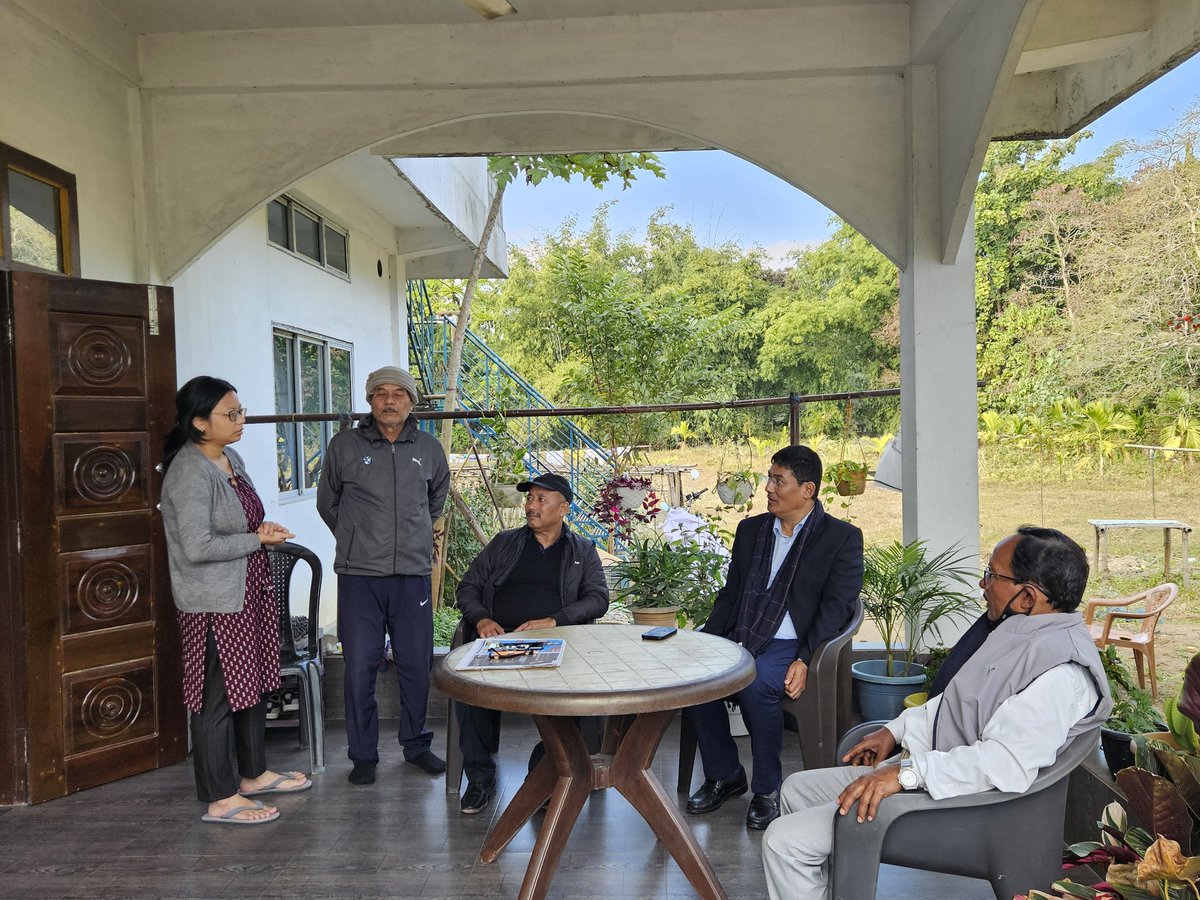 চিচিবৰগাঁও বিধানসভা সমষ্টিৰ অন্তৰ্গত চিলাপথাৰ মাজগাঁৱৰ নিৱাসী, শিক্ষাবিদ শ্ৰীবিজয় কোঁৱৰ ছাৰৰ পত্নী হিৰণ্য গগৈ কোঁৱৰ বাইদেউয়ে ইহসংসাৰ ত্যাগ কৰাৰ বতৰা পাই আজি বাসগৃহত উপস্থিত হৈ বিজয় কোঁৱৰ ছাৰ সমন্বিতে পৰিয়ালবৰ্গক সাক্ষাৎ কৰোঁ।