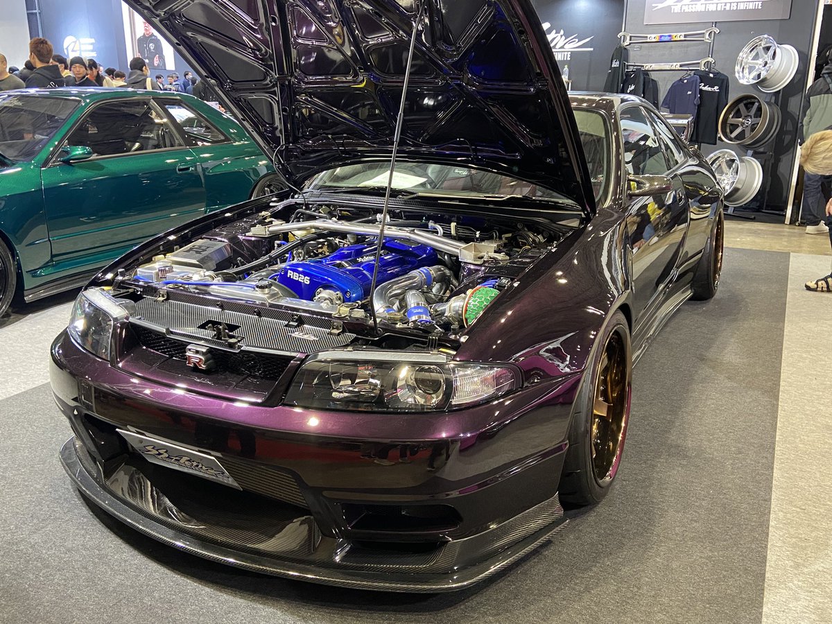 Ry0u_Ry0u's tweet photo. ガレージアクティブのワイドボディGT-Rたち
R32はグリーンカーボンボディで神秘的なルックスだった
#GarageActive #東京オートサロン2025 https://t.co/lCYFSPJmIy