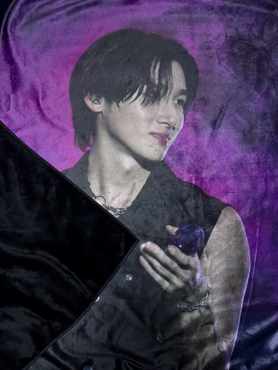 💜창균 콘서트 기념 RT 이벤트💜

🐈‍⬛ 두겹 포토 담요 (100*75)
🐈‍⬛ 참여 방법 : RT
🐈‍⬛ 응모 기간 : 당첨 발표까지
🐈‍⬛ 당첨 발표 : 1/14(화) 낮 창균시
🐈‍⬛ 당첨 인원 : 3명

창균 앙콘 현장 수령만 가능합니다😉
(날짜 상관 X / 티켓 없어도 O / 대리 수령 O)