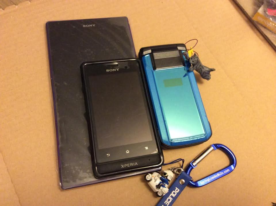 yukitherider's tweet photo. 手の平にすっぽり収まる #XperiaGo
#ズルトラ #XperiaZultra
この2機種は今でも欲しい!使いたい! https://t.co/kKp3TdAiR5