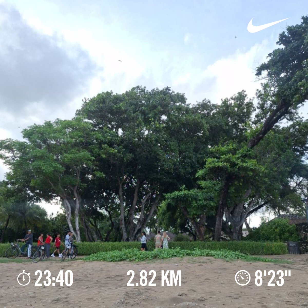 MaungAgus's tweet photo. Lari sore di pantai https://t.co/h0gu6PKxuv