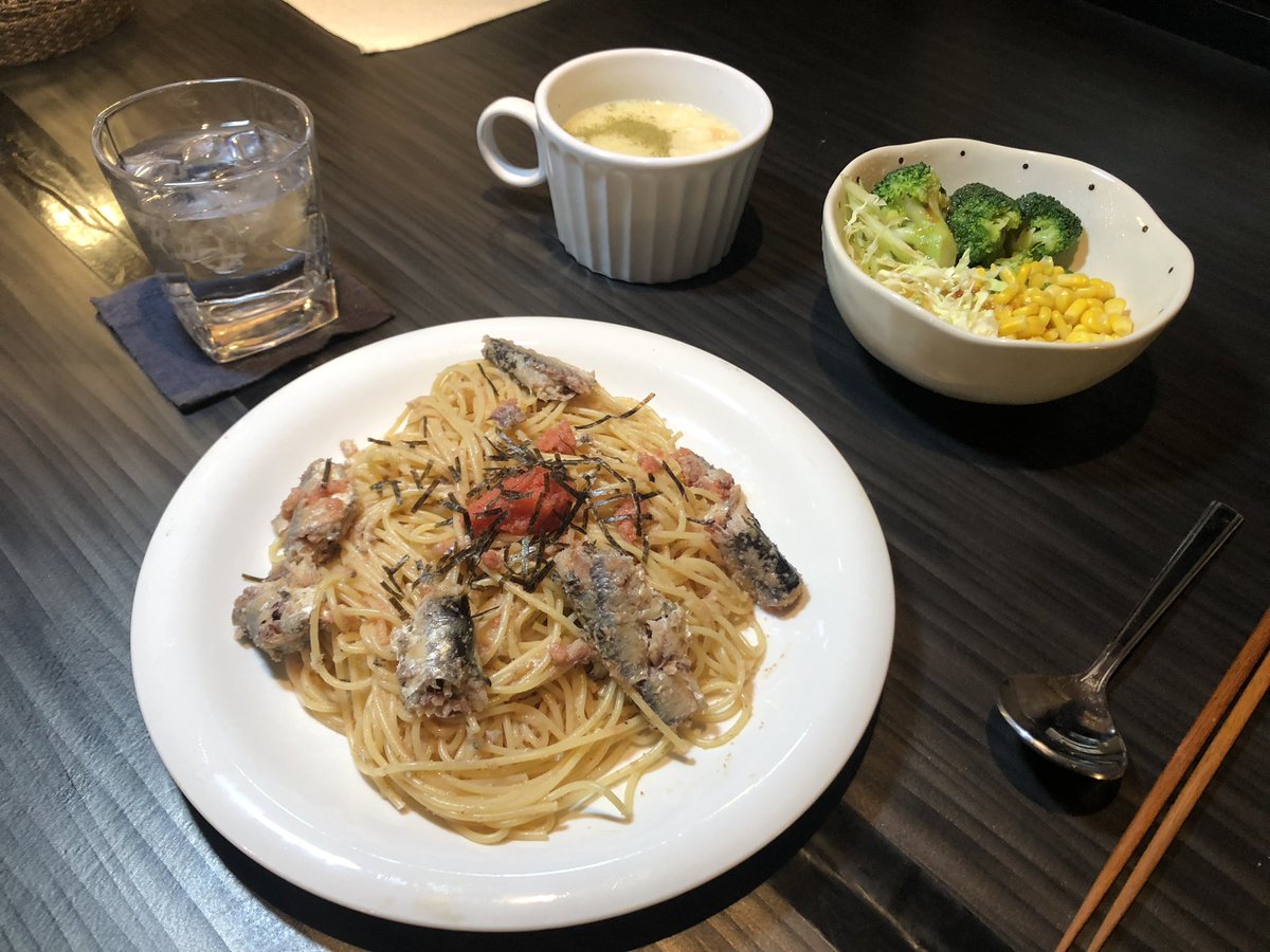 kitagsmooth's tweet photo. 晩御飯は『明太とオイルサーディンのパスタ』♪
お供は『野菜サラダ』と『コーンスープ』♪
#bar #barsmooth #福岡バー #福岡グルメ #グルメ #おうちごはん #料理 #パスタ #スパゲッティ #明太パスタ #オイルサーディン #イタリアン #サラダ #野菜サラダ #野菜 #スープ #コーンスープ #賄い https://t.co/LWDptWUQjE