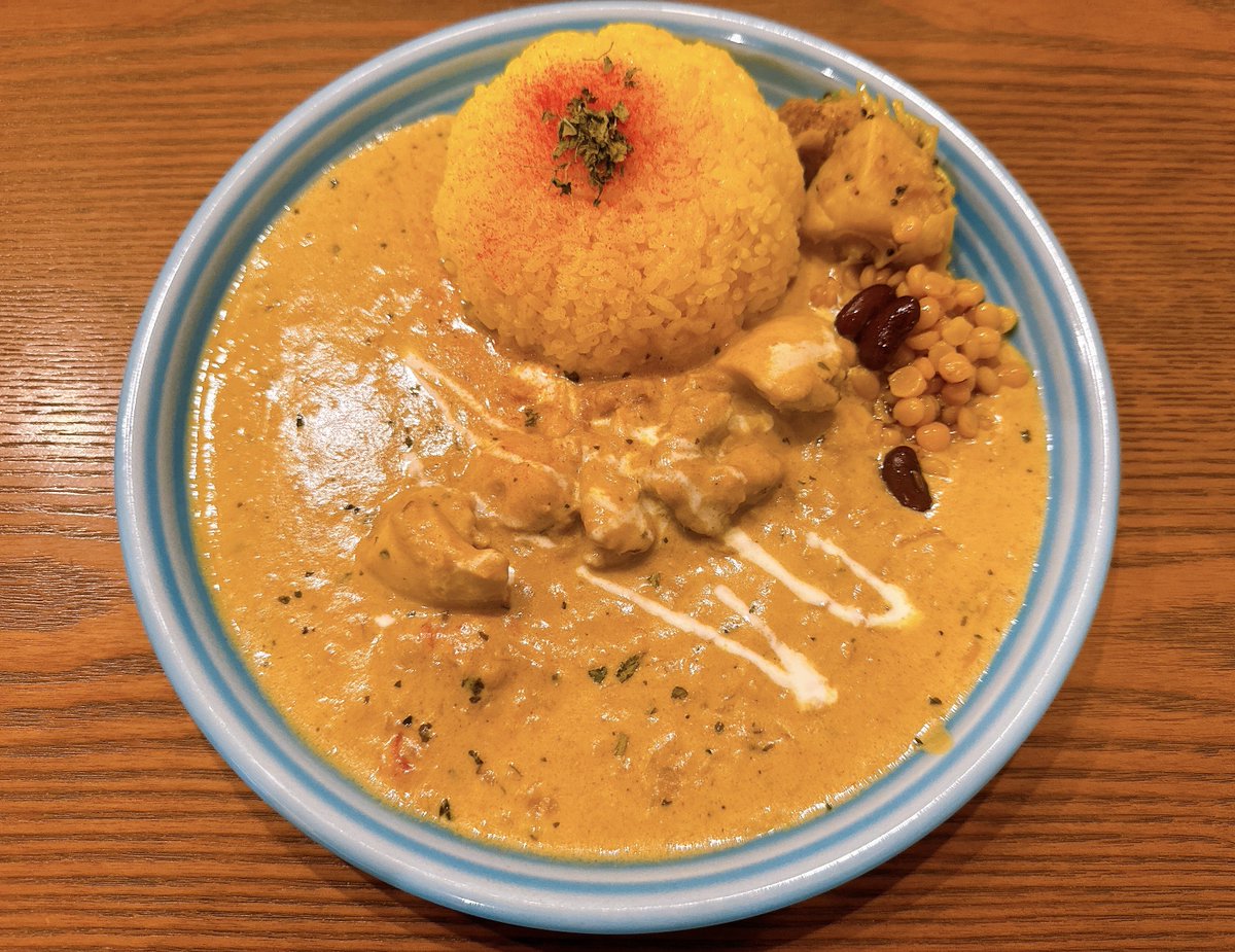 nitrow0213's tweet photo. 今夜はカレー🍛
浜松市 SPICE CURRY GHALさんへ
チキンマサラ 1520円に
TP マスタード入りマグロカツ 350円
チキンクリームカレー 1250円
ガル お子様ランチ 680円を
家族でいただきました😋
前回の宿題のチキンマサラを
食べに、久々のGHALさん。
辛い。でも、旨い✨
ごちそうさまでした🍛
#GHAL https://t.co/mVZ0A4UiJv