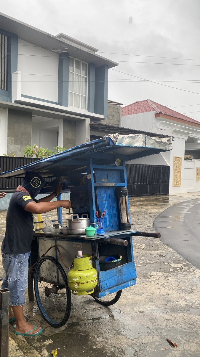 avay__'s tweet photo. Akhirnya lewat juga setelah menunggumu dari jam 1 😩 https://t.co/1tcciuThdS