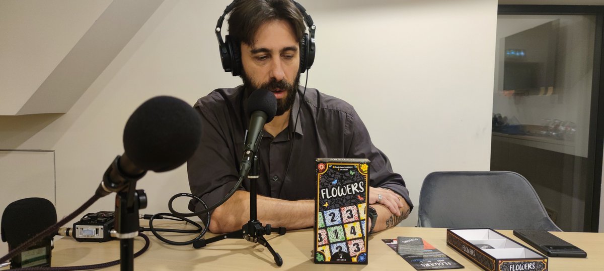 Qu’avons-nous pensé de Flowers ?

Zephiriel : 
Le jeu est rapide, il apprécie le côté méditatif, beaucoup dans son coin et il pense y jouer beaucoup sur BGA à l’avenir.

Visuellement, le jeu [...]

 🎙 vaisseauhypersensas.fr/defausse/7/316