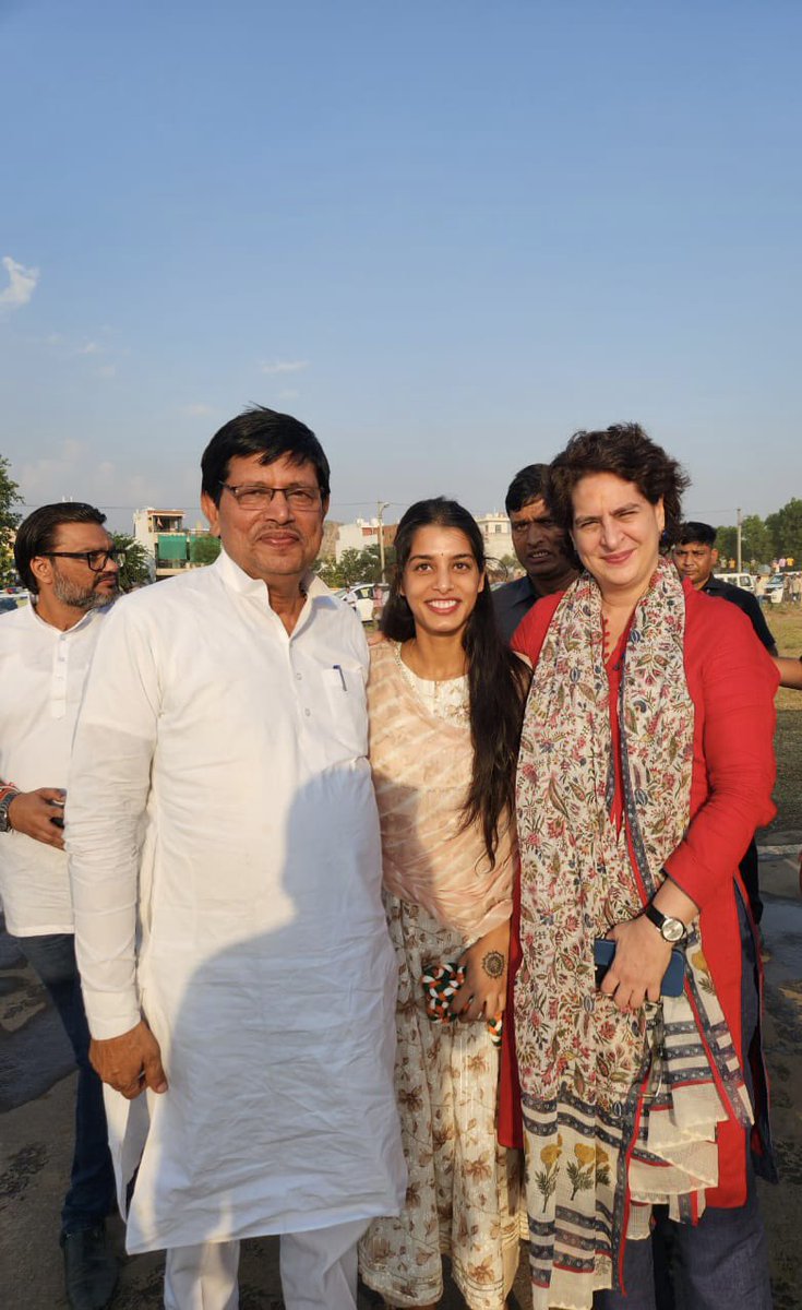 Niharika Murari jorwal (@niharikajorwal) on Twitter photo рдЕрдЦрд┐рд▓ рднрд╛рд░рддреАрдп рдХрд╛рдВрдЧреНрд░реЗрд╕ рдХрдореЗрдЯреА рдХреА рдорд╣рд╛рд╕рдЪрд┐рд╡ рдПрд╡рдВ рд╡рд╛рдпрдирд╛рдб рд╕реЗ рд▓реЛрдХрд╕рднрд╛ рд╕рд╛рдВрд╕рдж, рд╢реНрд░реАрдорддреА рдкреНрд░рд┐рдпрдВрдХрд╛ рдЧрд╛рдВрдзреА рд╡рд╛рдбреНрд░рд╛ рдЬреА рдХреЛ рдЬрдиреНрдорджрд┐рди рдХреА рд╣рд╛рд░реНрджрд┐рдХ рд╢реБрднрдХрд╛рдордирд╛рдПрдБред<a href="/priyankagandhi/">Priyanka Gandhi Vadra</a> <a href="/AapkaMurarilal/">Murari Lal Meena</a> рдЕрдЦрд┐рд▓ рднрд╛рд░рддреАрдп рдХрд╛рдВрдЧреНрд░реЗрд╕ рдХрдореЗрдЯреА рдХреА рдорд╣рд╛рд╕рдЪрд┐рд╡ рдПрд╡рдВ рд╡рд╛рдпрдирд╛рдб рд╕реЗ рд▓реЛрдХрд╕рднрд╛ рд╕рд╛рдВрд╕рдж, рд╢реНрд░реАрдорддреА рдкреНрд░рд┐рдпрдВрдХрд╛ рдЧрд╛рдВрдзреА рд╡рд╛рдбреНрд░рд╛ рдЬреА рдХреЛ рдЬрдиреНрдорджрд┐рди рдХреА рд╣рд╛рд░реНрджрд┐рдХ рд╢реБрднрдХрд╛рдордирд╛рдПрдБред<a href="/priyankagandhi/">Priyanka Gandhi Vadra</a> <a href="/AapkaMurarilal/">Murari Lal Meena</a>