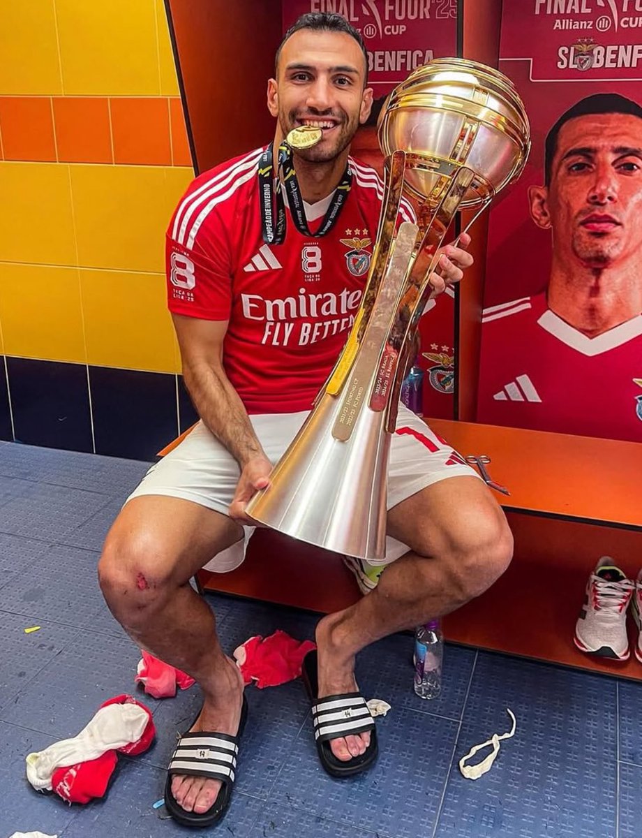 O gajo que não faz nada no trabalho de grupo mas assina no fim: