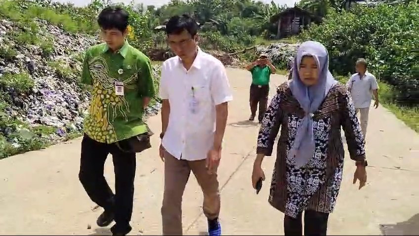 DLH_Pml's tweet photo. Kunjungan Kerja Kepala DLHK Prov. Jawa Tengah Widi Hartanto, ST., MT ke DLH Kabupaten Pemalang dalam rangka Koordinasi untuk penanganan sampah di Kabupaten Pemalang, bagaimana cara mengelola sampah mulai dari sumbernya, kemudian pengolahan sampah di TPA. https://t.co/OiHocparus