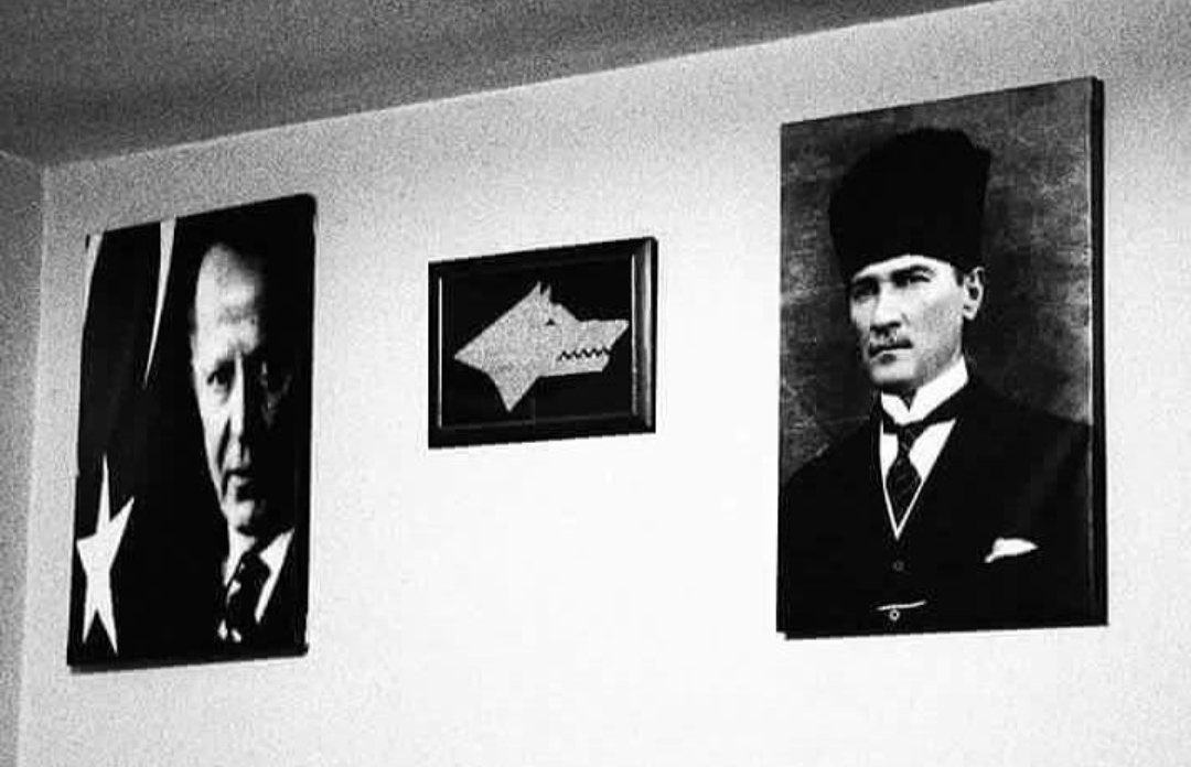 benarifsen's tweet photo. Kalbin benim olsun diyorum çünkü mukadder, 
Cismin sana yetmez mi çabuk kalbini sök ver. 
Yoktur öte alemde de kurtulmaya bir yer, 
Mutlak seveceksin beni bundan kaçamazsın!!! 

Atatürk’ün çizdiği, Atsız’ın yazdığı yoldan!
 #Atsız120Yaşında ad günün kutlu olsun 🇹🇷 🤘 https://t.co/w9zTfZWWYO