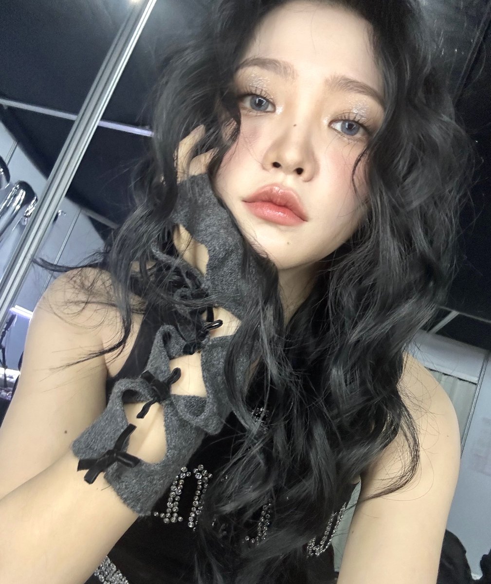 yerisexc's tweet photo. YERI ๐ซง
โI was disappointed that i couldnโt do Run Devil Run so i prepared it in a style i would have done if i had done Run Devil Runโ
#YERI #์๋ฆฌ https://t.co/p1AR8Yr1od