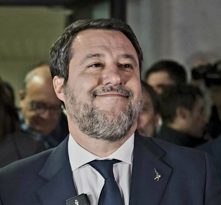 "Quando i lavoratori scioperano per denunciare i problemi delle Ferrovie italiane, il Ministro salvini minaccia e precetta. Quando i problemi delle Ferrovie Italiane lasciano a piedi decine di migliaia di persone, il Ministro assolve sé stesso. Dimostrandosi per quello che è.