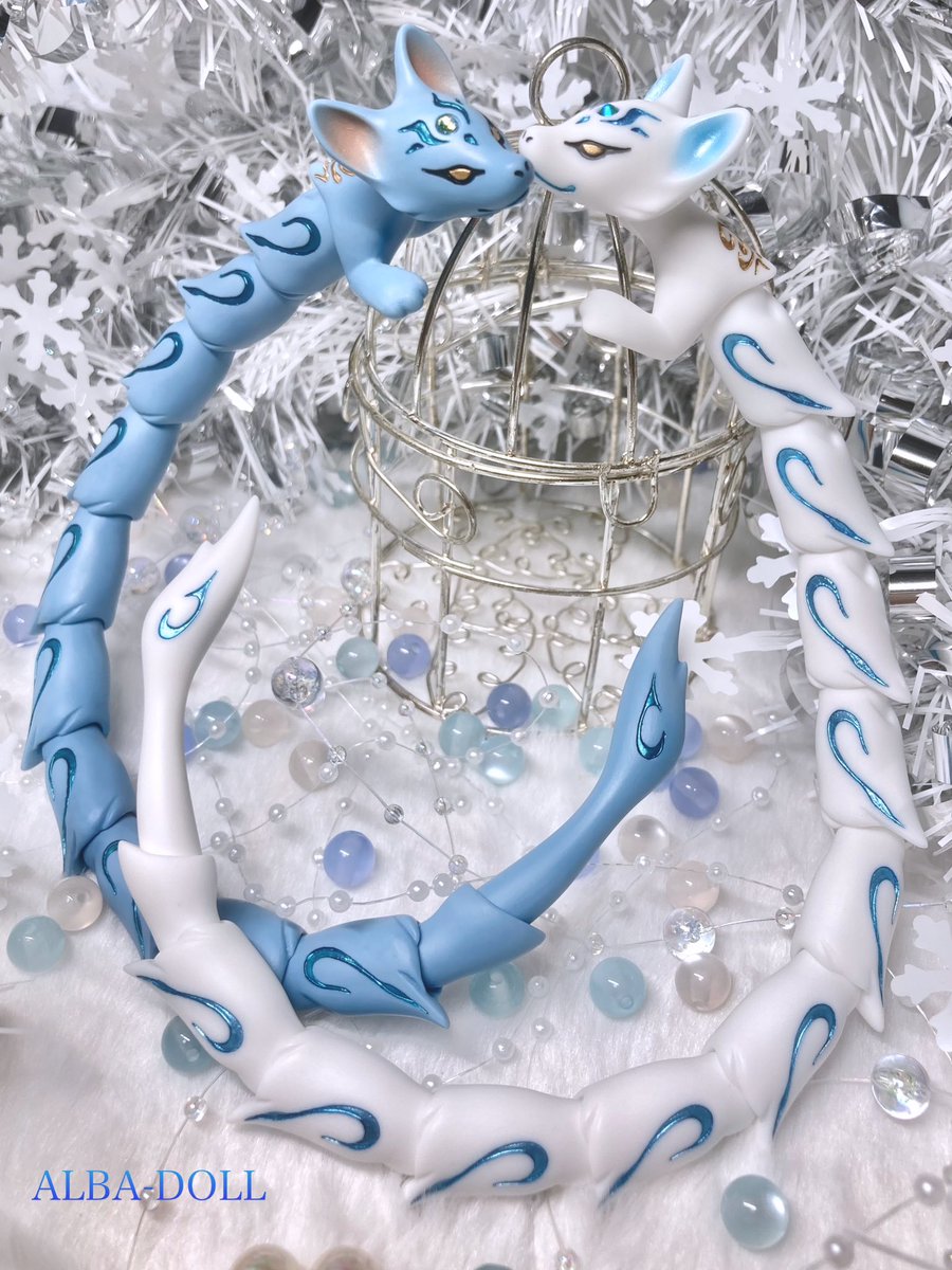 ❄️冬仕様・メタリック隈取りの管狐❄️
管狐『海ノ雫』→ライトブルーボディ🩵に青竹メタリック隈取り
管狐『ネモフィラの子守唄』→ホワイトボディ🤍にブルーメタリック隈取り