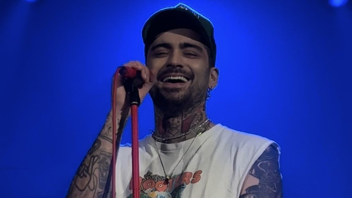 HelloimIrina's tweet photo. Love you💖
 #HappyBirthdayZayn https://t.co/HWB9fcRE5T