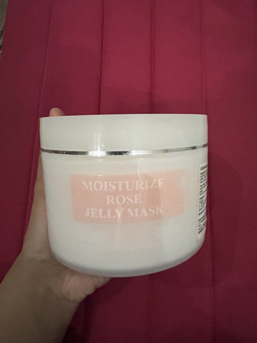 moominsunf's tweet photo. WTS  ROSE JELLY MASK EILEEN GRACE
exp 2026 
beli di officiall (ori)
dijual karna udah ga pake lagiii, jrg dipake juga, tapi kalo dipake bikin cerah poll(+bikin calming)😭😭
isinya masi setengah kurang sedikit (masi banyak) yg mau bisa dm, mau nego? gapapa

Rp 100.000 https://t.co/FJVUleQbPG