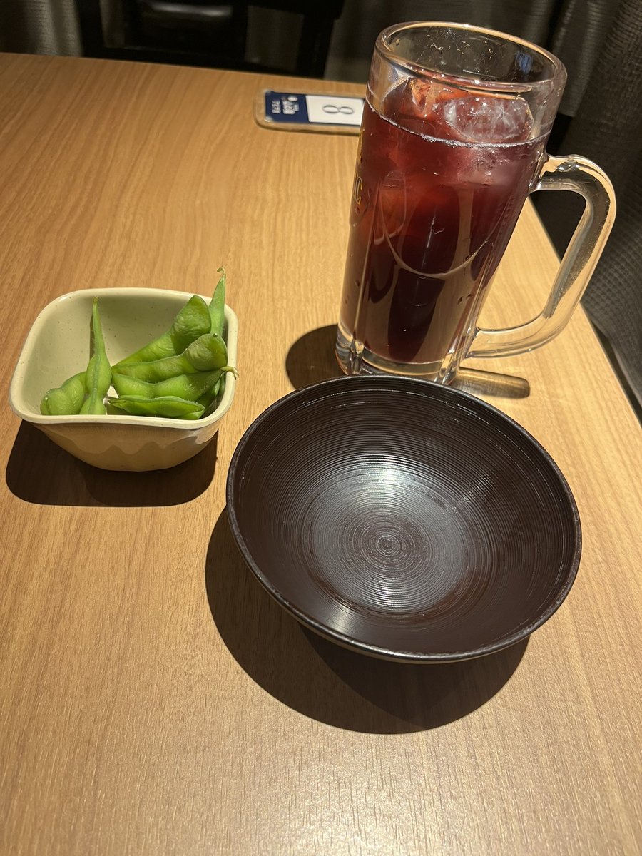 海鮮丼食べたかっただけなのに居酒屋らしくてお酒注文させられた😂
お酒なんてほろ酔いしか飲んだことないぞお笑
