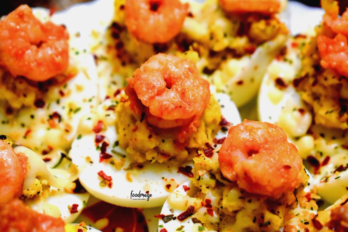 foodmage2020's tweet photo. 📷 : Shrimp Deviled Eggs 🤤🤍☺

Shrimp Deviled Eggs are a great twist on the classic recipe. With just a bit of mayonnaise, along with mustard and some spices, hard boiled eggs are turned into something worthy of a holiday appetizer.. 💯
#deviledeggs #foodmage #shrimpdeviledeggs https://t.co/bK6Ox4Lxlj
