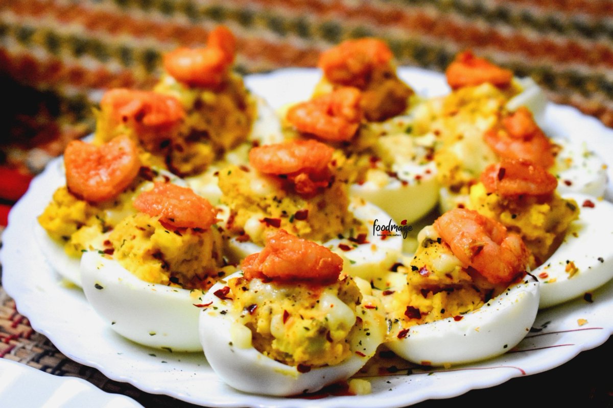 foodmage2020's tweet photo. 📷 : Shrimp Deviled Eggs 🤤🤍☺

Shrimp Deviled Eggs are a great twist on the classic recipe. With just a bit of mayonnaise, along with mustard and some spices, hard boiled eggs are turned into something worthy of a holiday appetizer.. 💯
#deviledeggs #foodmage #shrimpdeviledeggs https://t.co/bK6Ox4Lxlj
