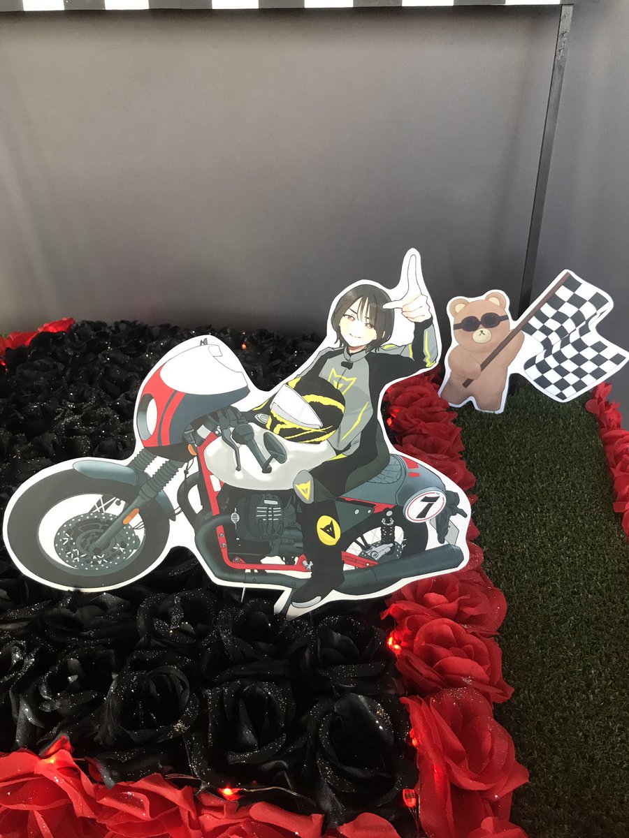 furasutayoshida's tweet photo. このバイクは去年作ったね🙄
楽屋花でね🙄 https://t.co/nKS9d4JLzv