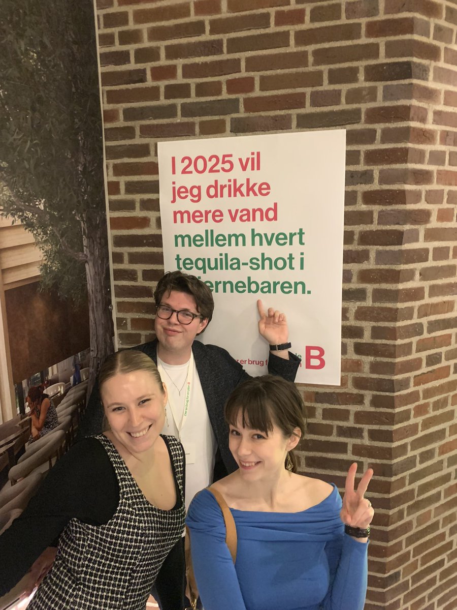 I did in fact not drink water mellem hver tequila-shot i stjernebaren til <a href="/radikales/">karlos</a> nytårs stævne 🥵🥵🥵