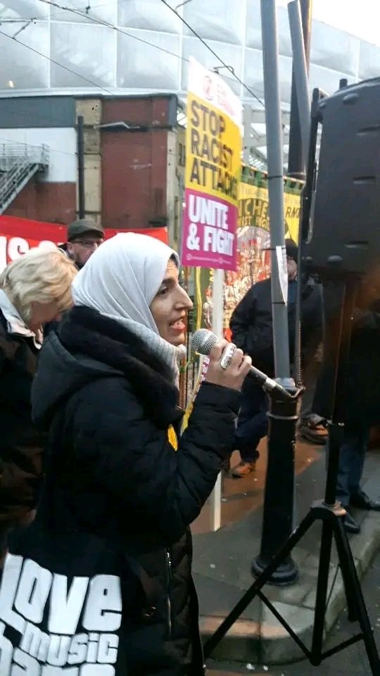 uaf's tweet photo. Stopping fascist thugs...6 years ago #OTD 100s rallied in support of @RMTunion whose picket line in Manchester had been physically threatened by far right 'yellow vests'.
The solidarity stopped the extreme rights attempts to intimidate strikers.
@Manchester_SUTR @AntiRacismDay https://t.co/00E8JJwYF0
