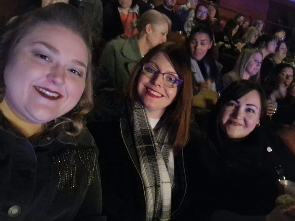 sianybabes24's tweet photo. On recommendation by @williamhanson from listening to @sextedmyboss, I bought tickets for Xmas for my besties for Sleeping with Beauty!! It was the best show and such a laugh &amp; light hearted humour. Best tonic we needed thank you @williamhanson #sexted #beauty #littleprick https://t.co/hdQoubCLV1