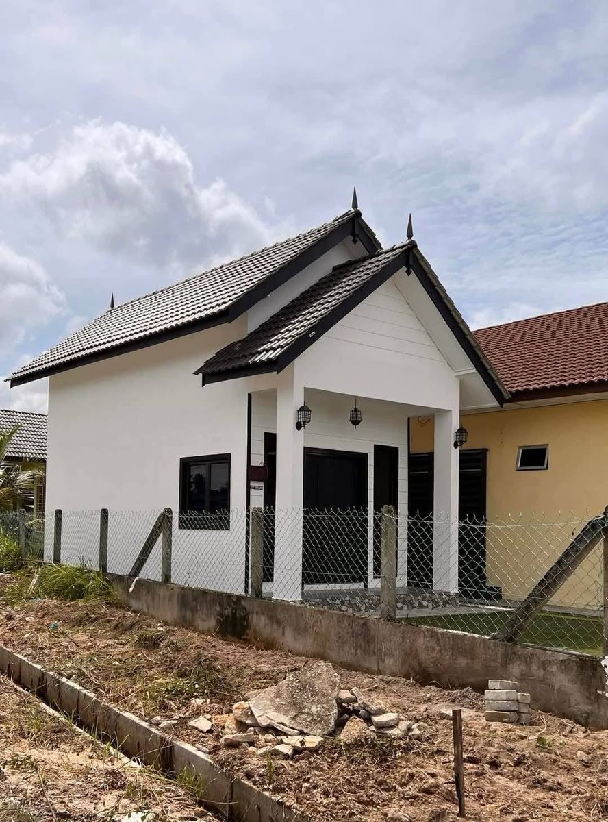 bckupacc99's tweet photo. Alhamdulillah syukur, tiny House RM 21k kami akhirnya siap sepenuhnya.

lahir dengan berkonsepkan minimalist elegant &amp; english style. berkeluasan 300 sqft 12 x 25 kaki. deco bajet sahaja 😉

📸 : ghafirahnurizzat https://t.co/lqTRiVCPpM
