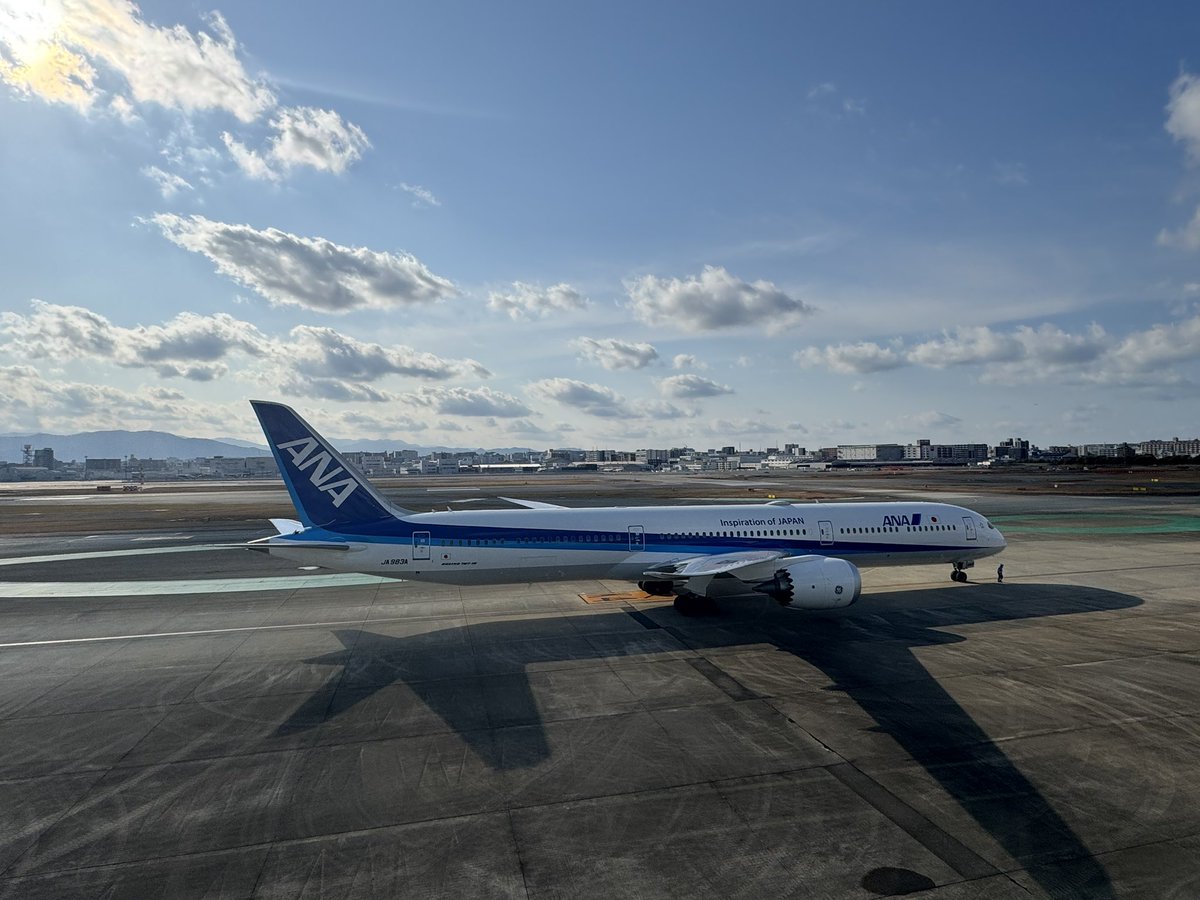 kawakou08193859's tweet photo. 用事で福岡へ
帰りはプレミアムクラスで!
#ANA
#プレミアムクラス
#78G
#福岡空港 https://t.co/q0A1jTE8dQ