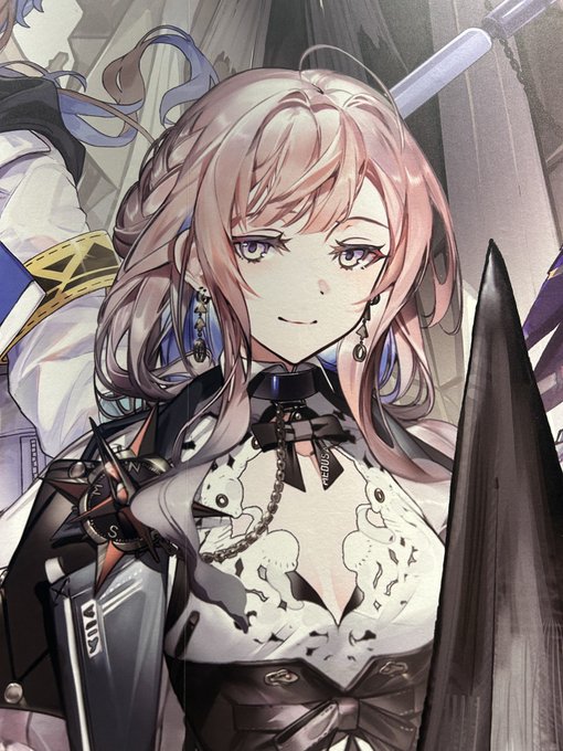 肉眼だと高画質とかいうレベルを越えてる
綺麗すぎる 