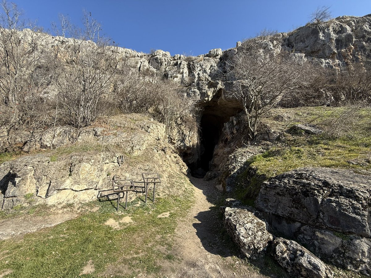 ejdererhun's tweet photo. Azıx mağarasında, 2024 cü ildən @leizarchaeology insitutunun “Karabakh Paleolithic Project” layihəsi ilə @TraCErMONREPOS rəhbəri @jmmarreiros birgə beynəlxalq paleolit arxeoloji ekspedisiya aparırıq. #Azerbaijan-#Germany #International #archaeological #expedition #Azykh https://t.co/cpp5cmD5Ag
