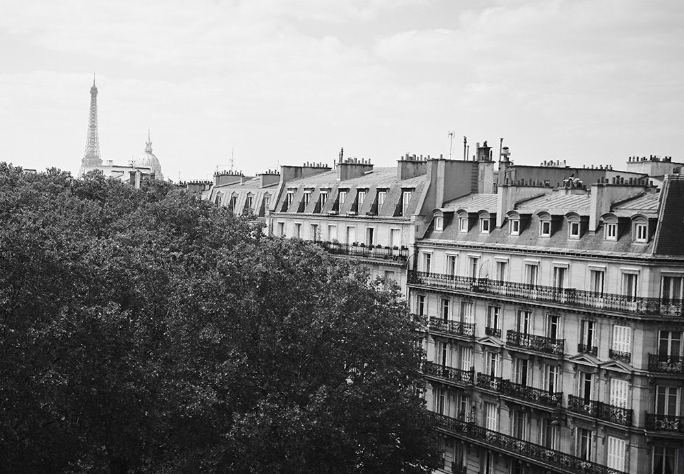 btskthv1230's tweet photo. @viraltakes RÊVÉ - "That feeling of freedom I felt in Paris, the instant beauty.  A dreamy scene seen through the eyes of V"

📅Pre-order: 2025.01.14. 11AM (KST)  
📅Release: 2025.02.03. (KST)    

V IS COMING 
Rêvé IS COMING 
#KimTaehyung 
#V #뷔 #V_Rêvé https://t.co/p2FwSgqBea