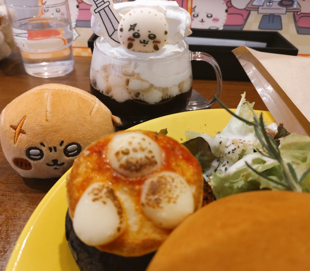 catmi10's tweet photo. 先週の日曜から体調崩してて、だいぶ良くなったけどまだ万全じゃない🫠年始にちいかわレストラン取れてたけど諦めてキャンセル💦
写真は年末行った時の🍔 https://t.co/abok87eBN6