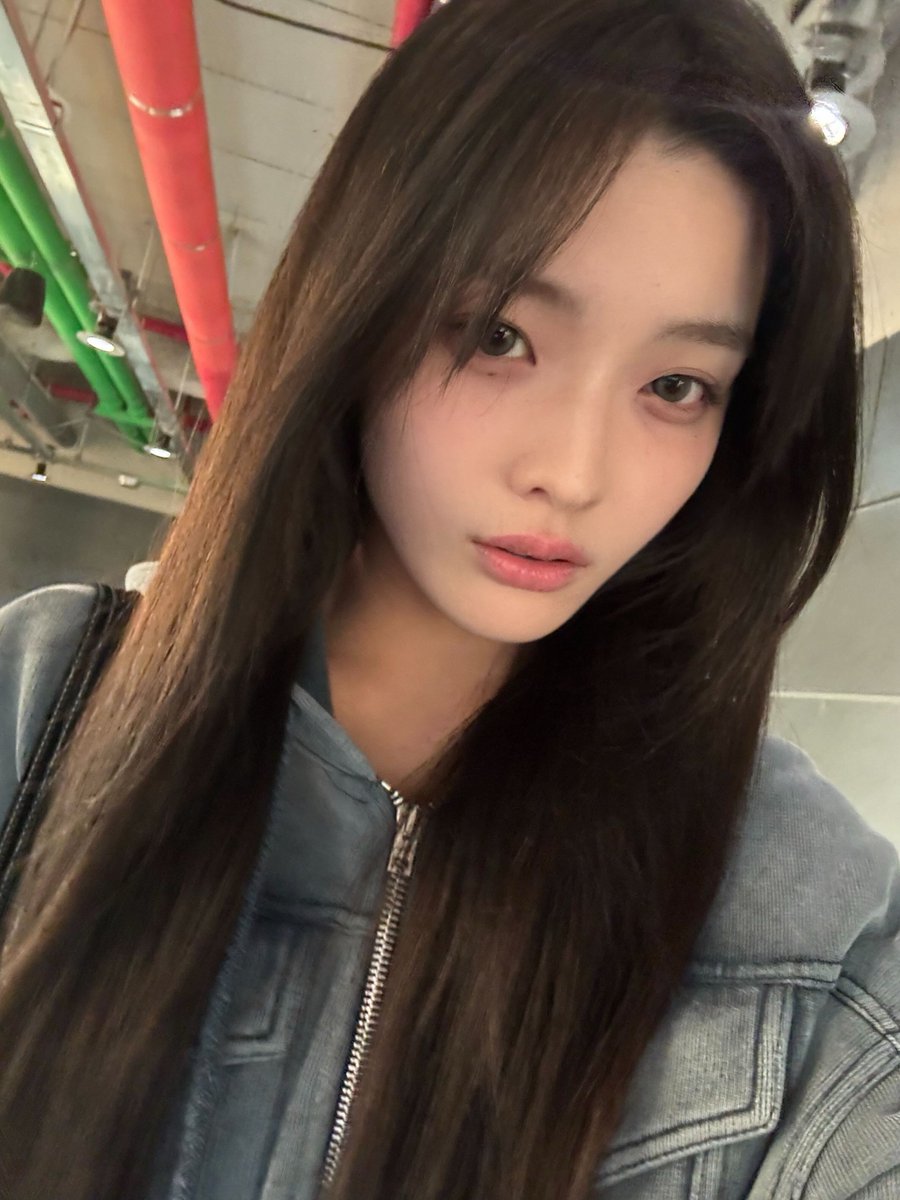 ro0204ha's tweet photo. 여자는흑발이지 https://t.co/RJh0ugL5cI
