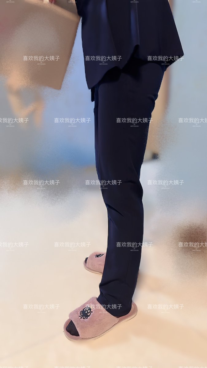 大姐刚回家，给孩子买了一身红色的衣服说是过年穿喜庆
礼尚往来，我要送大姐一套红色的内衣➕红色情趣哈哈 https://t.co/F7bWAMg6ev