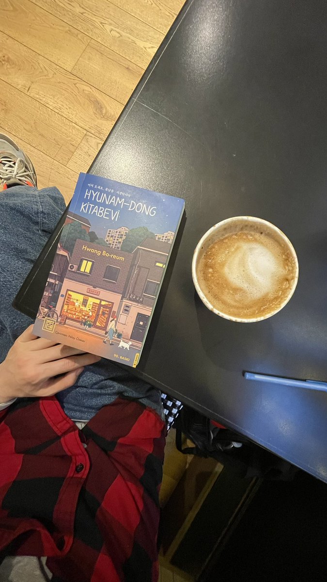 “Doğrusu bunca zaman tek başımaydım ama artık o kadar ıssız kalmama gerek kalmadı, senin sayende” 

Hyunam-Dong Kitapevi, Hwang Bo-reum, s.15