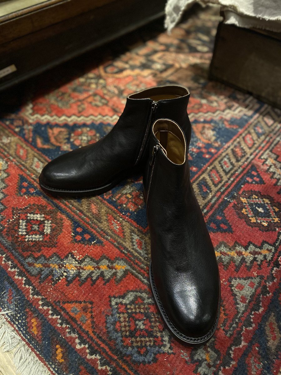 confect_kitte's tweet photo. Restock

forme

Molder (Buffalo Calf)

BLACK

Type Goodyear welted / Rubber

SIZE 4 1/2, 5

僅かにですが、再入荷致しました。
お探しのお客様はお早めにどうぞ。

#CONFECT
#forme
#KITTE
#KITTE丸の内
#Molder
#モルダー
#東京駅
#TOKYOSTATION https://t.co/dPjqgZE1KI